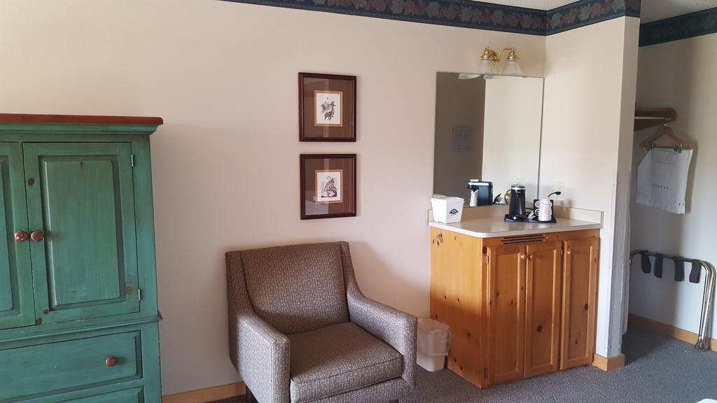 Flat Creek Inn